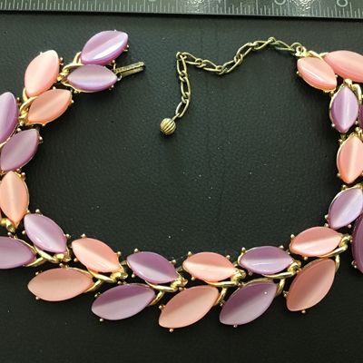 Kramer Thermoset Vintage Necklace Pink Purple