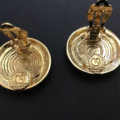 St John Gold Tone. Raised Heraldic Shield Clip on Earrings. Excellent