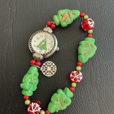 Vintage Christmas fashion glass Beaded stretchy watch bracelet untested needs new battery