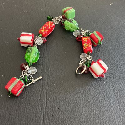 Beautiful Vintage Christmas fashion glass Beaded Bracelet
