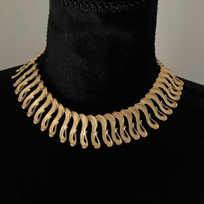 Etruscan Revival. Bold Couture Monet Signed Fringe 1950. Excellent Excellent