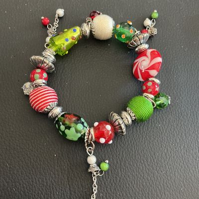 Very nice Christmas fashion glass beaded stretchy bracelet