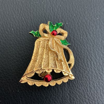 Vintage Gerrys Christmas Brooch