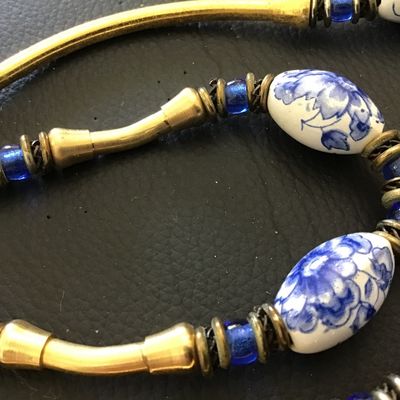 Gorgeous Set Delft Style Collar Necklace With Matching Bracelet Blue Glass Stone Gold Accents