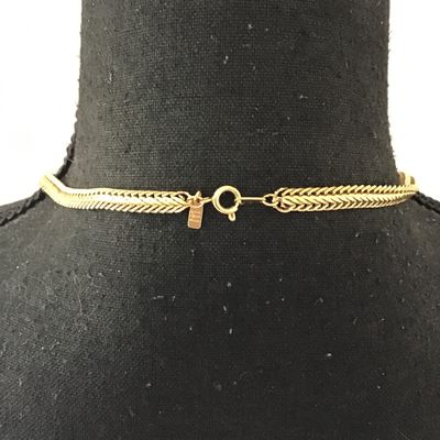 Beautiful gold tone chain necklace