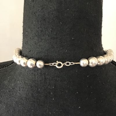 Cute Vintage silver tone. Bow necklace