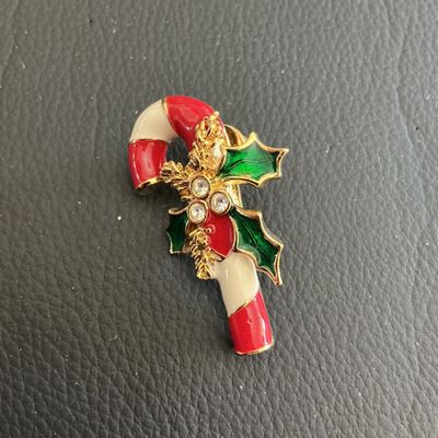 Beautiful Vintage Christmas fashion pin