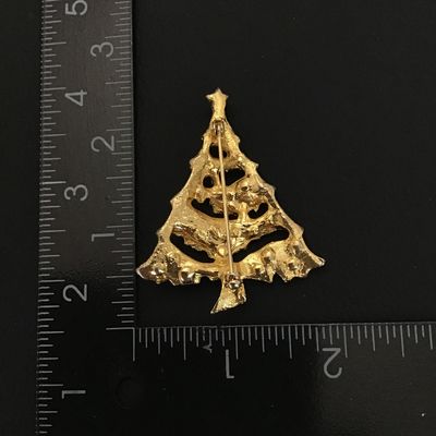 Pretty enamel Christmas tree brooch