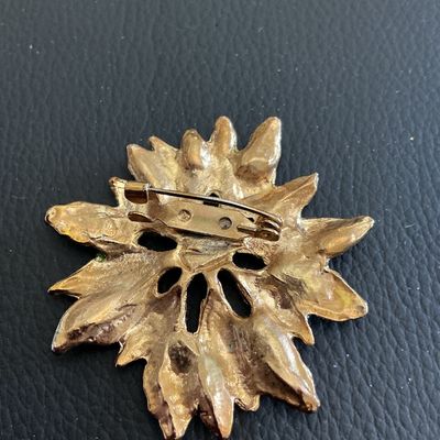 Vintage Christmas fashion Brooch