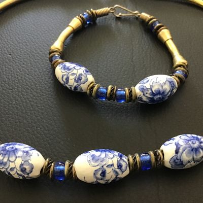 Gorgeous Set Delft Style Collar Necklace With Matching Bracelet Blue Glass Stone Gold Accents