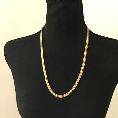 Beautiful gold tone chain necklace