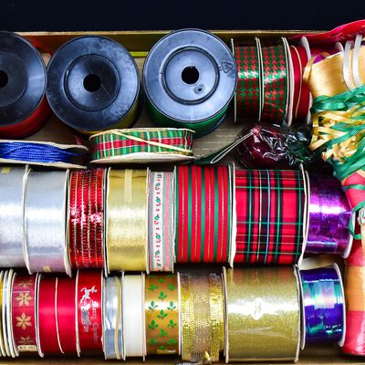 Sale Photo Thumbnail #188: VINTAGE CHRISTMAS GIFT RIBBON ASSORTMENT