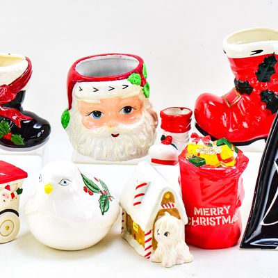 Sale Photo Thumbnail #148: COLLECTION OF CHRISTMAS CERAMICS
