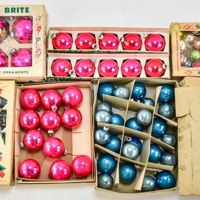Sale Photo Thumbnail #168: SHINY BRITE CHRISTMAS ORNAMENT ASSORTMENT