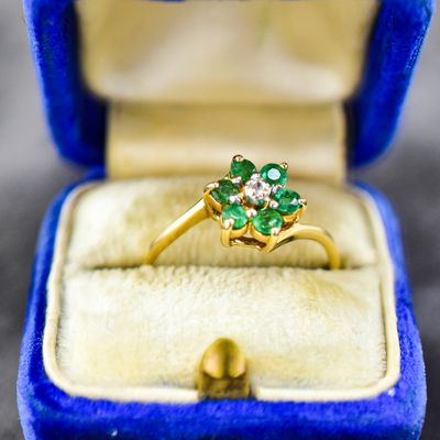 Sale Photo Thumbnail #20: 10K GOLD FLOWER CLUSTER RING