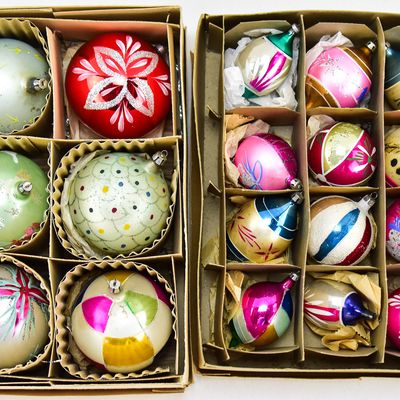 Sale Photo Thumbnail #126: MERCURY GLASS CHRISTMAS ORNAMENT ASSORTMENT