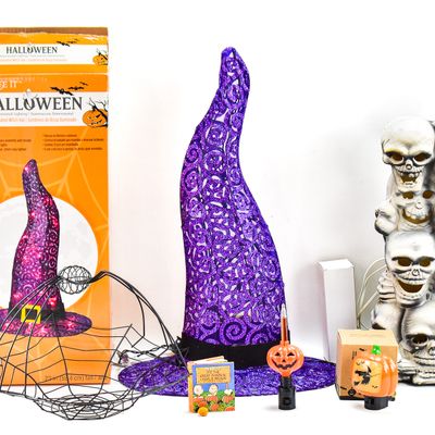 Sale Photo Thumbnail #113: HALLOWEEN TABLE DECORATION ASSORTMENT