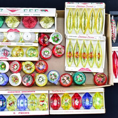 Sale Photo Thumbnail #141: JEWELBRITE CHRISTMAS ORNAMENT COLLECTION; DIORAMA, UNBREAKABLE