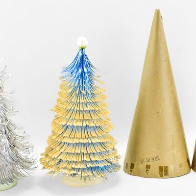 Sale Photo Thumbnail #152: ALUMINUM TINSEL EYELASH CHRISTMAS TREE PAIR