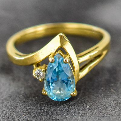 Sale Photo Thumbnail #21: T&C 10K GOLD, TOPAZ, AND DIAMOND RING