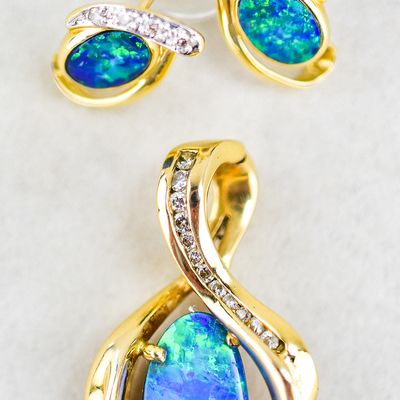 Sale Photo Thumbnail #23: 14K GOLD AUSTRALIAN OPAL PENDANT AND EARRINGS