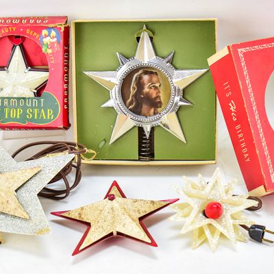 Sale Photo Thumbnail #117: CHRISTMAS TREE STARS: PARAMOUNT, K-B PRODUCTS, NOMA-GLOLITE