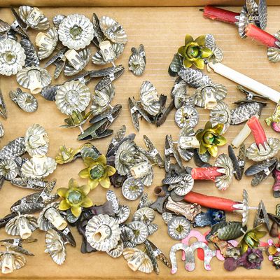 Sale Photo Thumbnail #171: TIN CLIP ON CHRISTMAS TREE CANDLE HOLDERS