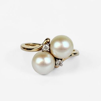14K Yellow Gold Pearl & Diamond Ring