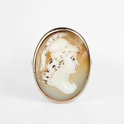 18K Yellow Gold Cameo Ladies Ring
