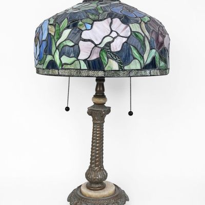 Tiffany-Style Floral Stained Glass Table Lamp