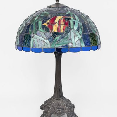 Tiffany-Style Stained Glass Underwater Scene Table Lamp
