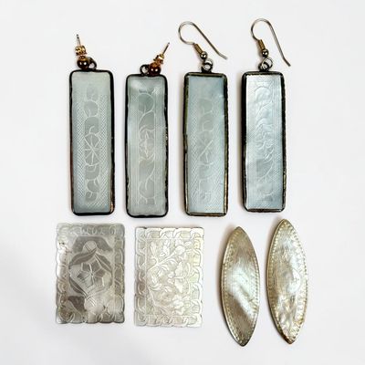 (8) Chinese Mother of Pearl Gaming Chips