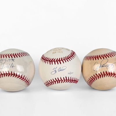 (3) Signed NY Yankees Baseballs Inc Yogi Berra (F)