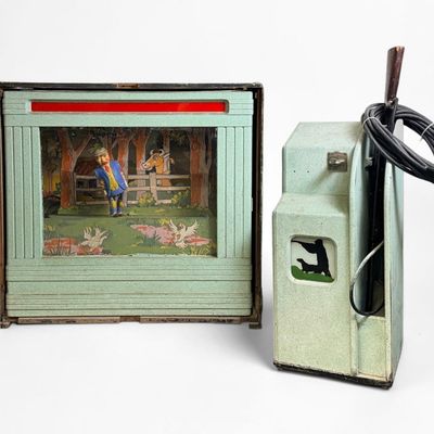 Antique Seeburg "Chicken Sam" Shooting Gallery Game