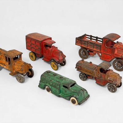 Sale Photo Thumbnail #155: (5) Antique Cast Iron Toy Cars (F)