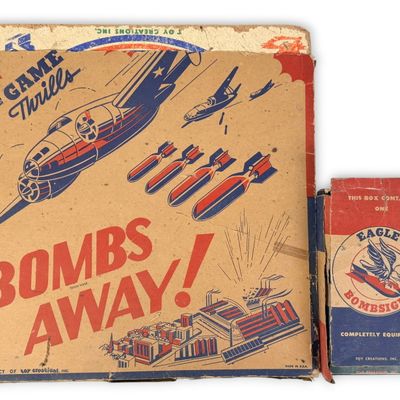 Sale Photo Thumbnail #161: 1943 "Bombs Away!" Game