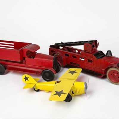 Sale Photo Thumbnail #143: Group of (3) Antique Toy Vehicles
