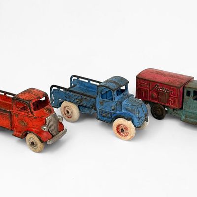 Sale Photo Thumbnail #150: (3) Antique Cast Iron Toy Cars