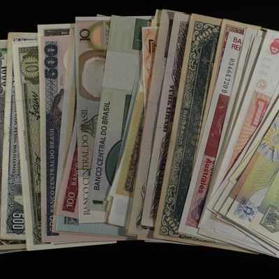 Sale Photo Thumbnail #316: FOREIGN BANK NOTES LOT
