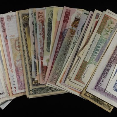 Sale Photo Thumbnail #317: FOREIGN BANK NOTES LOT