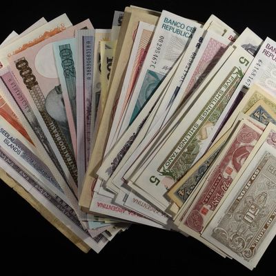 Sale Photo Thumbnail #313: FOREIGN BANK NOTES LOT