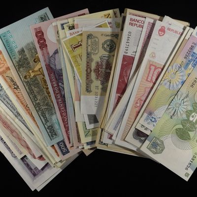 Sale Photo Thumbnail #314: FOREIGN BANK NOTES LOT