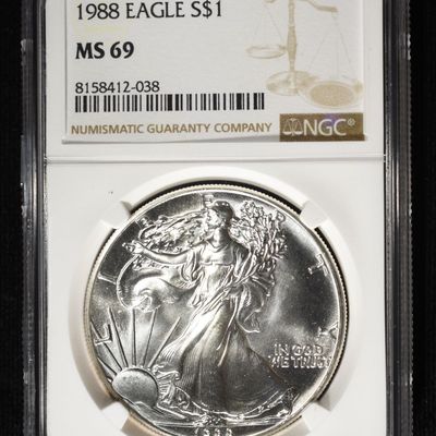 1988 AMERICAN SILVER EAGLE NGC MS69