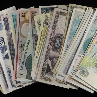 Sale Photo Thumbnail #315: FOREIGN BANK NOTES LOT