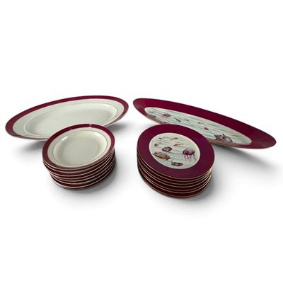 Sale Photo Thumbnail #203: Oscar Schlegelmilch 18-Piece Service