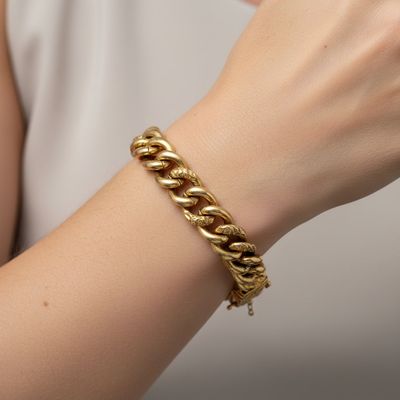 Sale Photo Thumbnail #148: Antique 18K Yellow Gold Hollow Link Bracelet