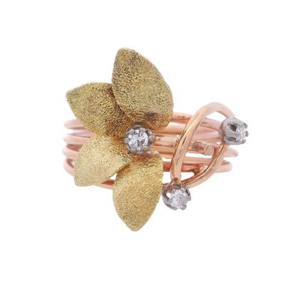 Sale Photo Thumbnail #217: Vintage 18kt yellow Gold Flower Ring with Diamonds