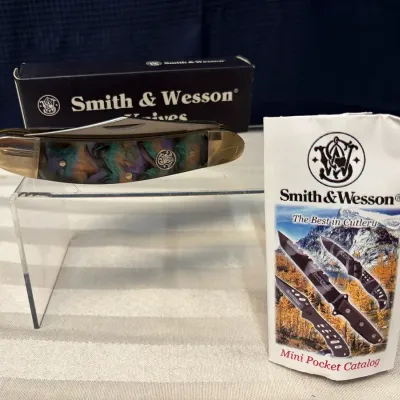 Smith & Wesson Cuttin’ Horse Sow Belly Abalone Pocket Knife CK1029A w/ Box