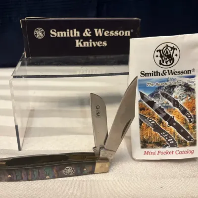 Smith & Wesson Cuttin’ Horse Abalone Stockman Pocket Knife CK1028A w/ Bo