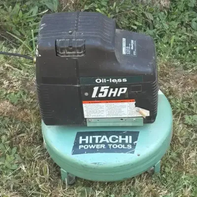 Hitachi 1.5-Horsepower Oil-Less Pancake Portable Air Compressor.